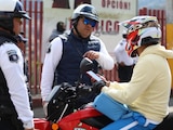 Huixquilucan realiza operativo y campaña informativa para el reordenamiento de motocicletas.
