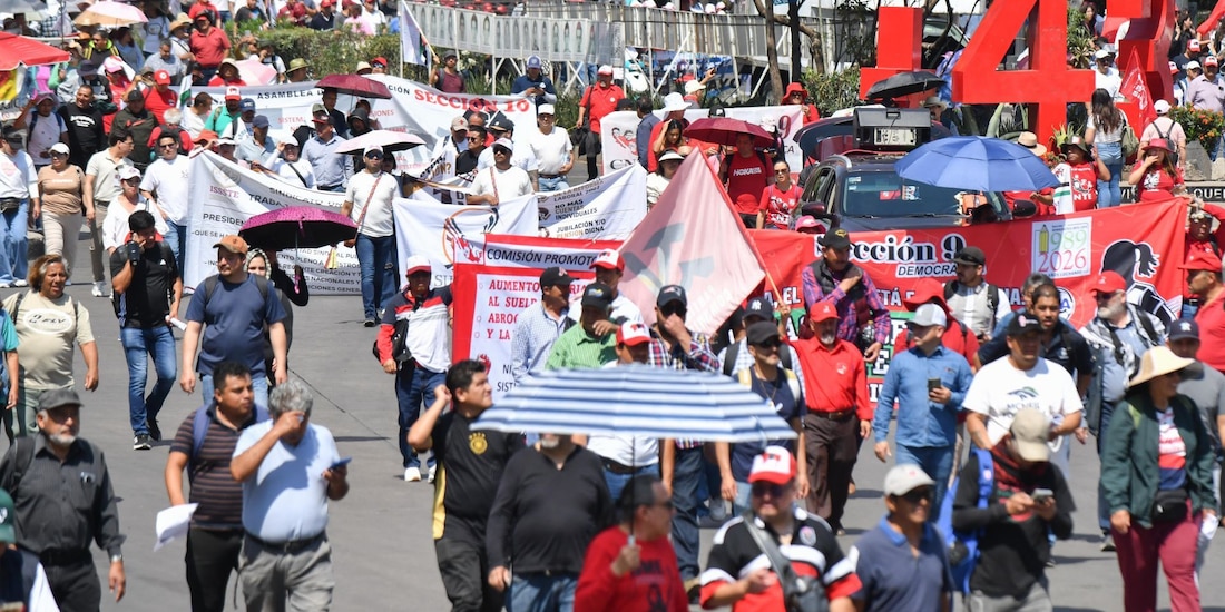 Integrantes de la CNTE protestan en la Ciudad de México.