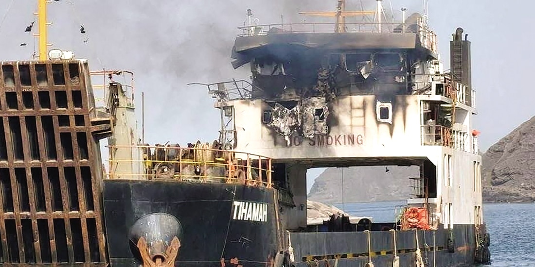 Buque de carga Tihamah después de los informes de ser atacado en el estrecho de Bab el-Mandeb, entrada al Mar Rojo, ayer.