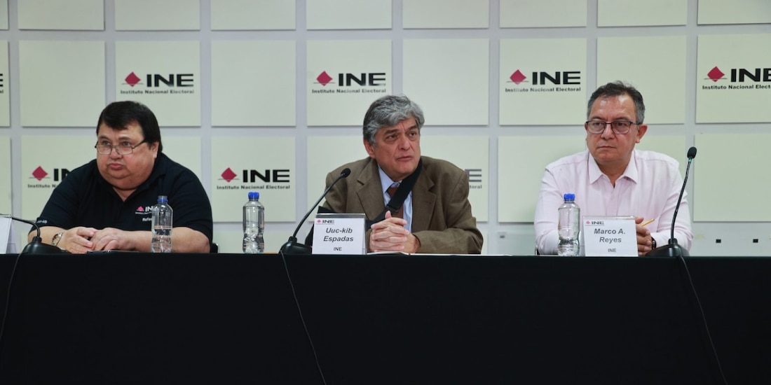 El consejero del INE, Uuc-kib Espadas Ancona, en conferencia de prensa el 14 de septiembre de 2026.