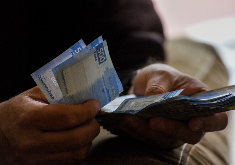 Mercado Pago está abierto a contratar talento sin importar la situación migratoria, y ha reforzado sus medidas de seguridad para prevenir el lavado de dinero..