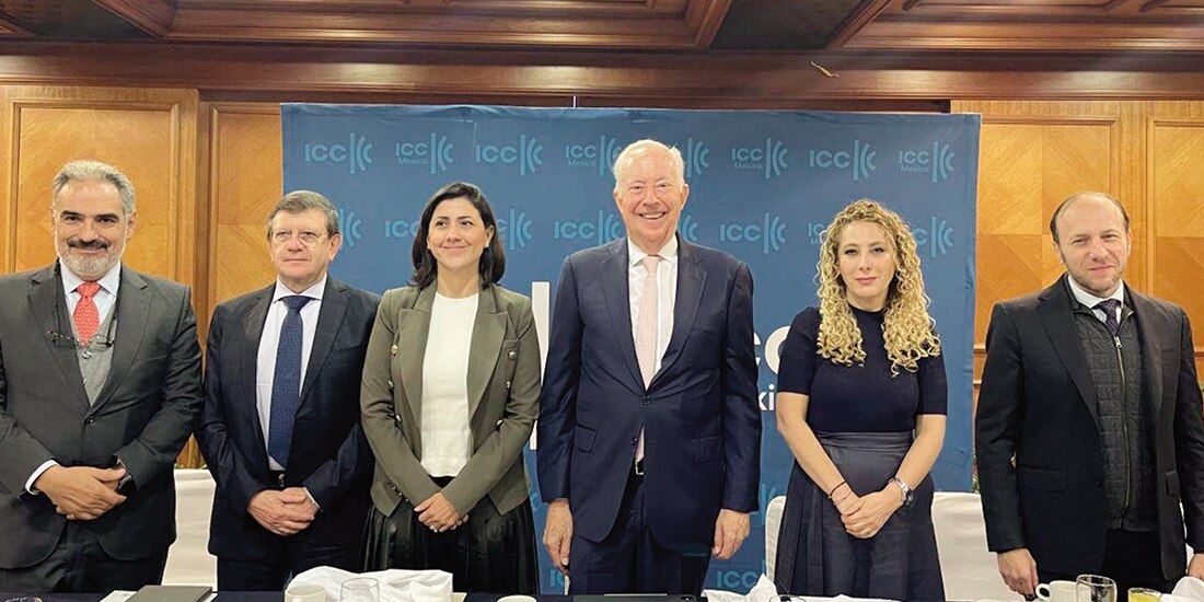 Directivos del ICC, ayer al término de su conferencia de prensa.