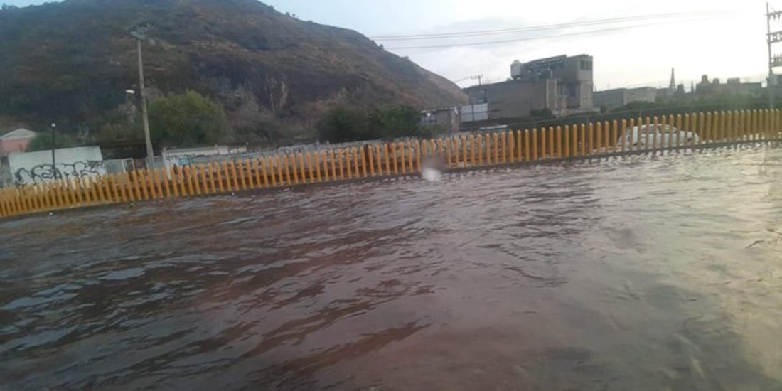 Autopista México-Puebla inundada