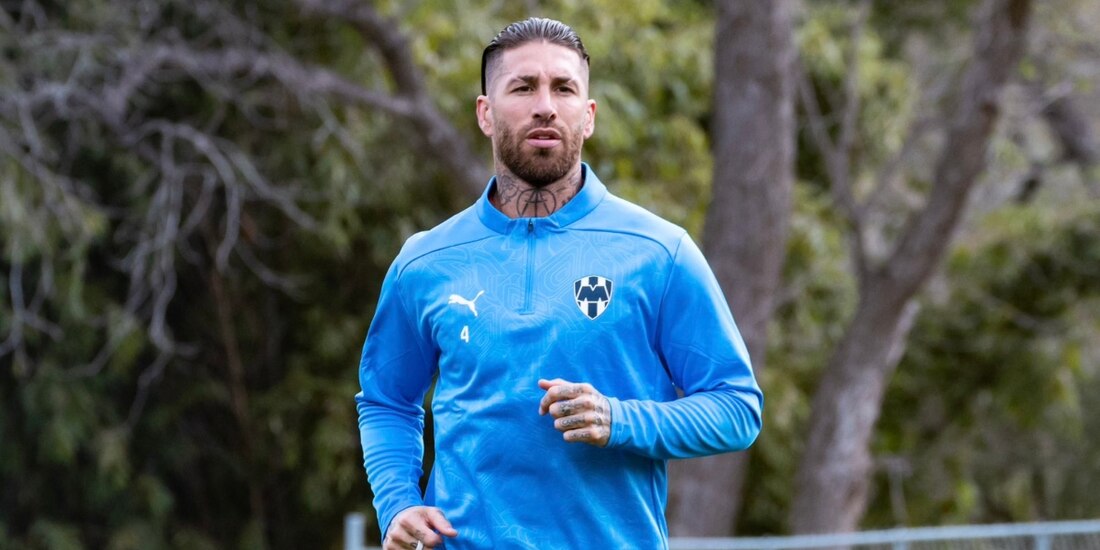 Sergio Ramos durante un entrenamiento con el Monterrey.