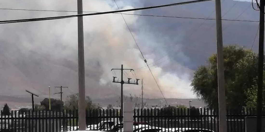 Usuarios comparten fotos del incendio en Zapalinamé.
