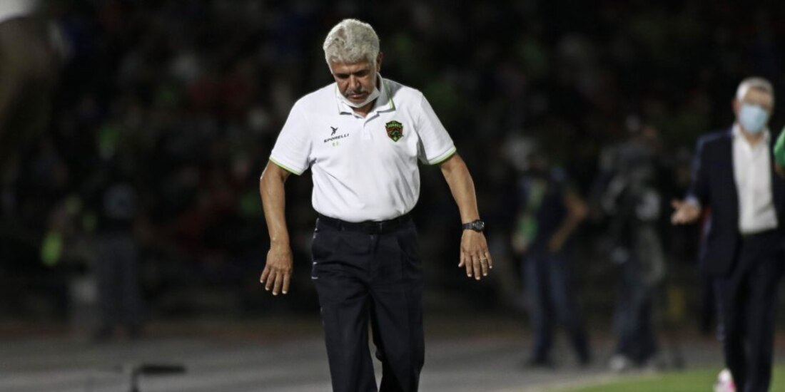 Ricardo Ferretti, durante un partido de FC Juárez en el Torneo Grita México Apertura 2021 de la Liga MX.
