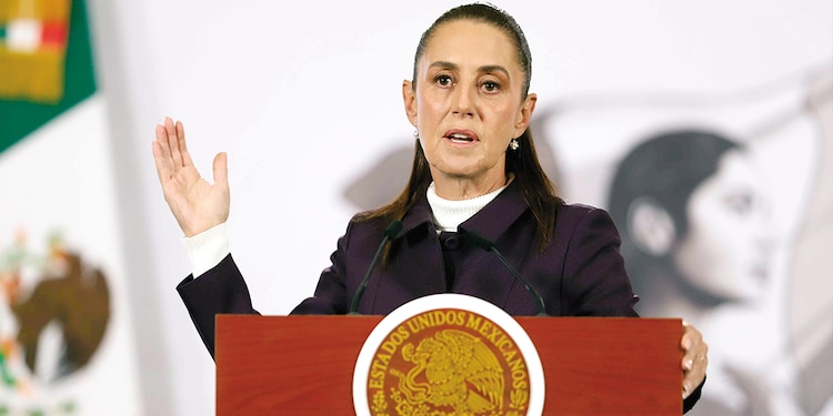 La mandataria federal Claudia Sheinbaum, ayer, en conferencia en Palacio Nacional.