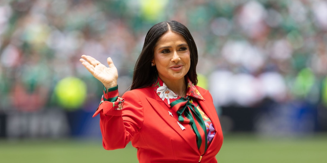 Salma Hayek durante la ceremonia inaugural de la Copa Mundial de la FIFA 2026, en el Estadio Ciudad de México
