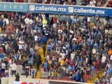 Aficionados se pelean en el Estadio Corregidora durante el partido entre Querétaro y Pumas.