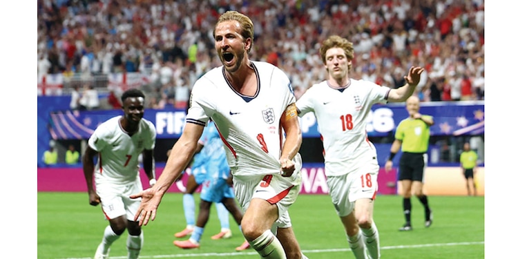Harry Kane festeja eufórico el segundo
gol de ayer, en EU.