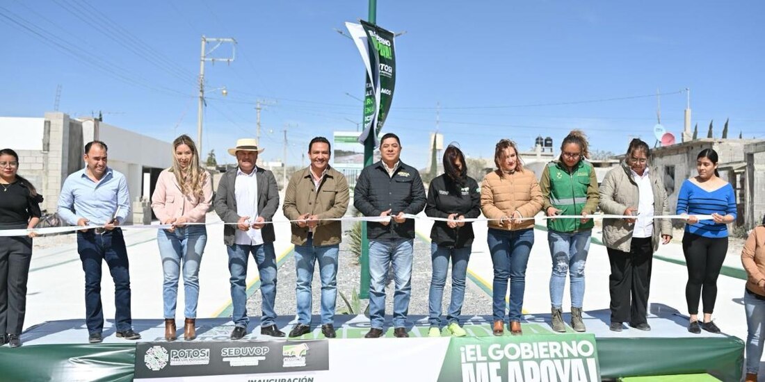 Ricardo Gallardo inaugura obra y entrega apoyo alimentario en charcas.