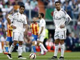 "Chicharito" Hernández y Cristiano Ronaldo juntos en un partido con el Real Madrid.