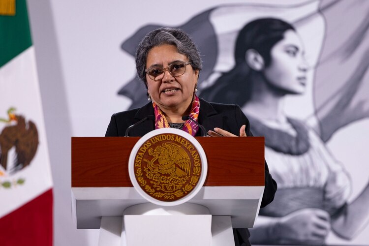 Raquel Buenrostro, secretaria de Anticorrupción y Buen Gobierno, durante la conferencia Mañanera del Pueblo desde Palacio Nacional.