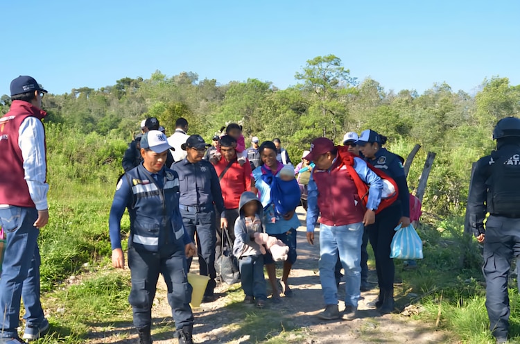 Familias regresan a sus comunidades en la Montaña Alta y Baja de Guerrero.