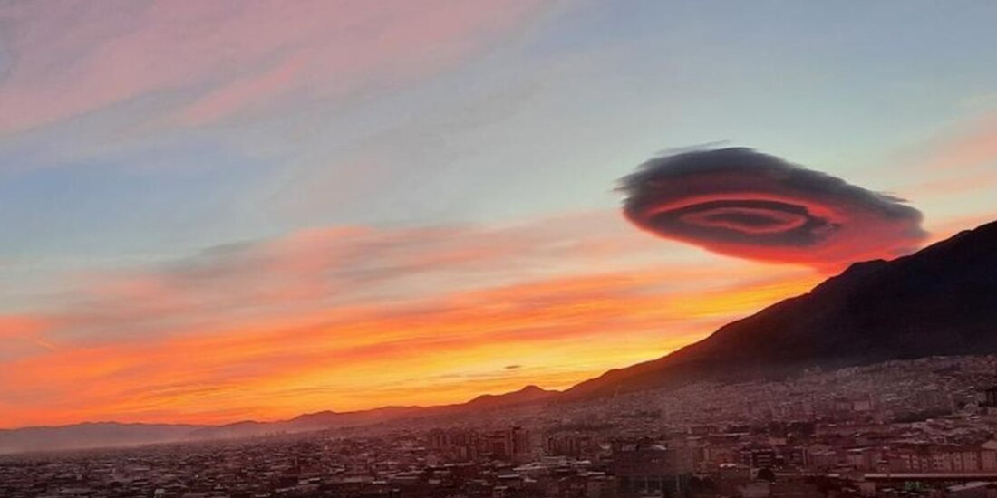Extraña nube en Turquía sorprende a ciudadanos.