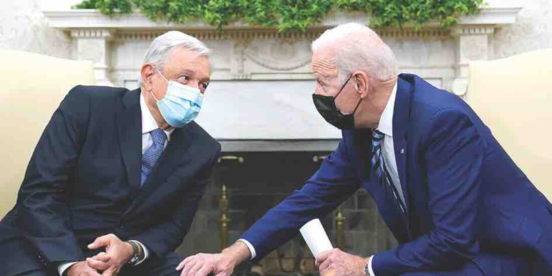 Los presidentes AMLO y Biden dialogan el 18 de noviembre.