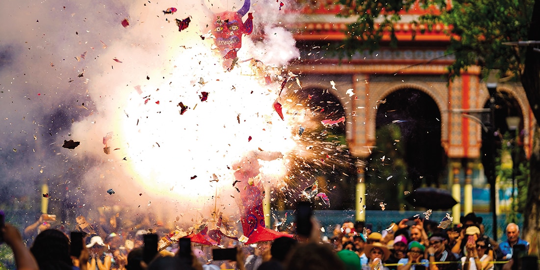 QUEMA DE JUDAS en la Sierra Tarahumara, es parte de las celebraciones de Semana Santa.