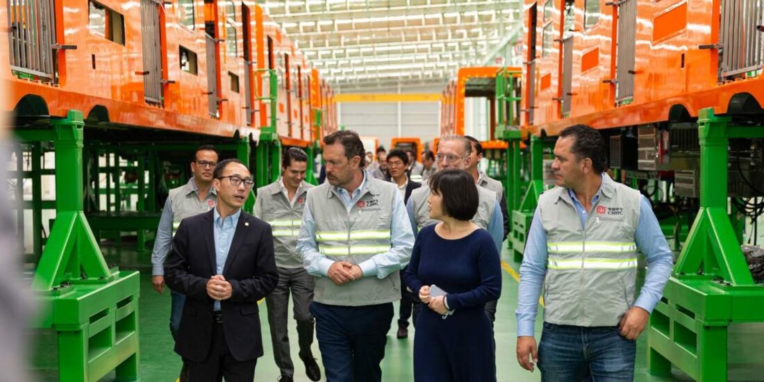 Visita Mauricio Kuri planta de ensamble de vagones de CRRC.
