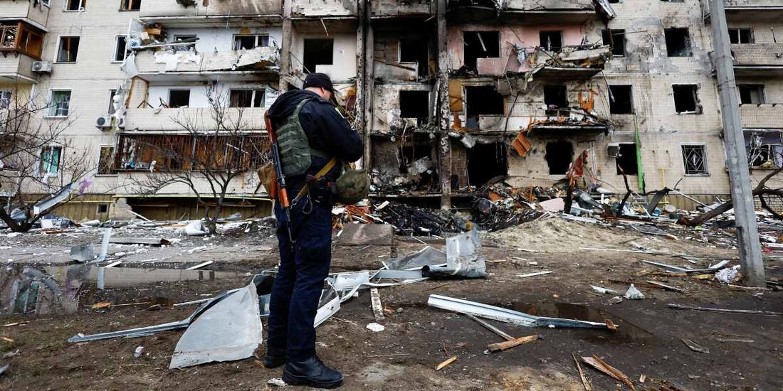 "Ucrania estaba y sigue estando dispuesta a hablar de un alto el fuego y de la paz", añadió el portavoz Sergii Nykyforov.