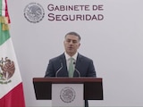 El Secretario federal en conferencia de prensa.