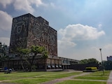 Aspectos de la rectoría y Biblioteca Central de la UNAM