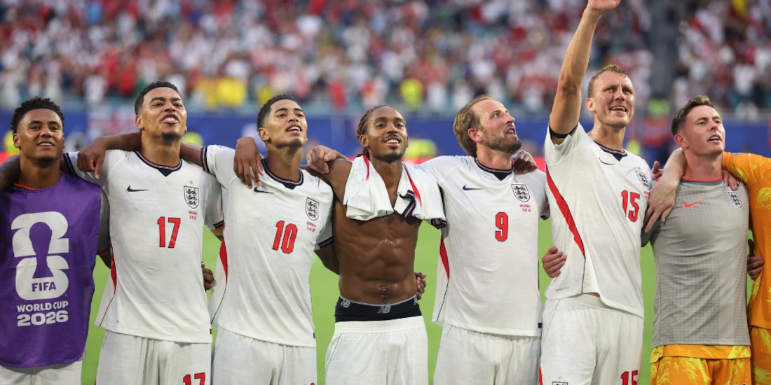 Los ingleses celebrando la victoria en Miami.