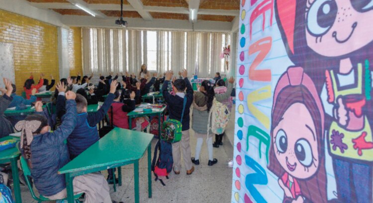 Inicio del ciclo escolar 2024-25 en una primaria del Edomex.