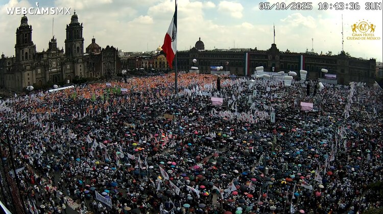 Estiman asistencia de 400 mil a Zócalo.