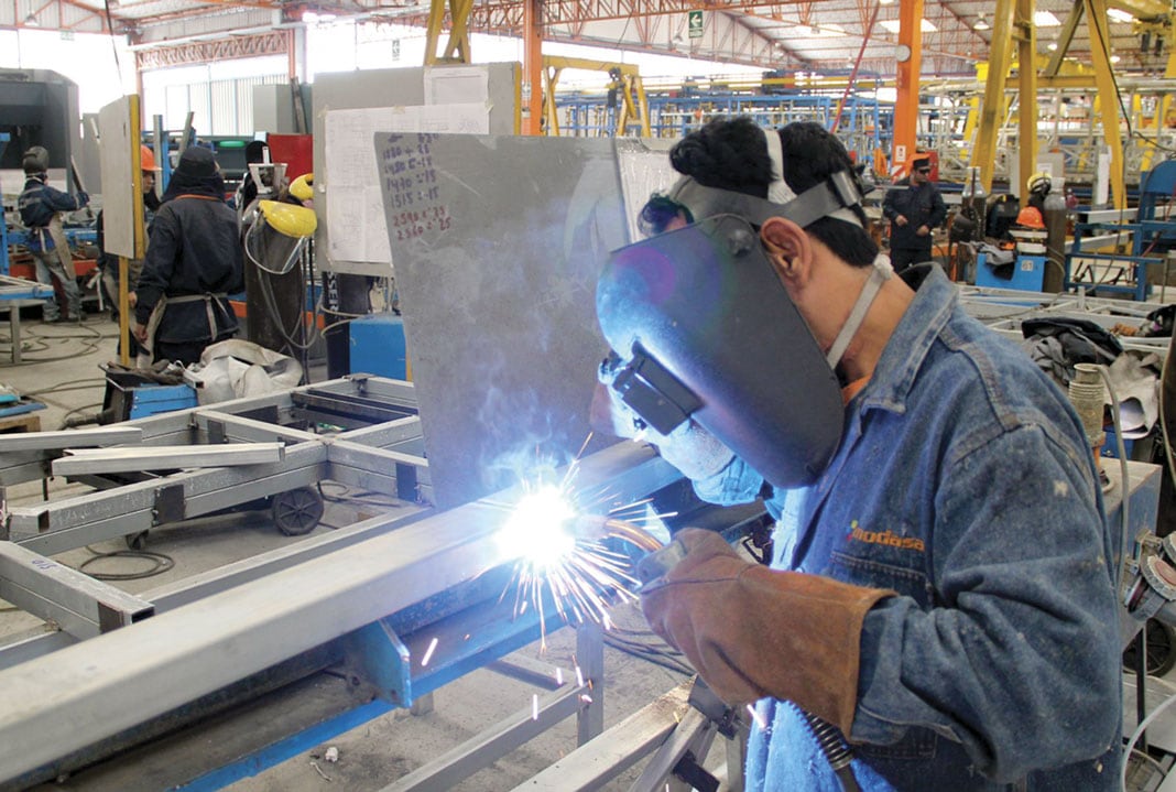 A la baja personal manufacturero en julio