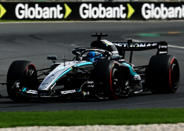 George Russell se llevó la primera pole position de la temporada.