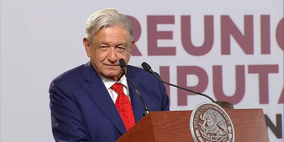 AMLO reconoce lealtad de legisladores con la 4T tras aprobación de Reforma Electoral.