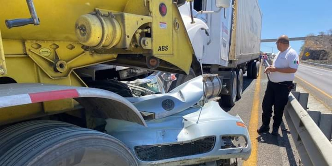 Accidente en autopista Colima-Guadalajara deja un muerto