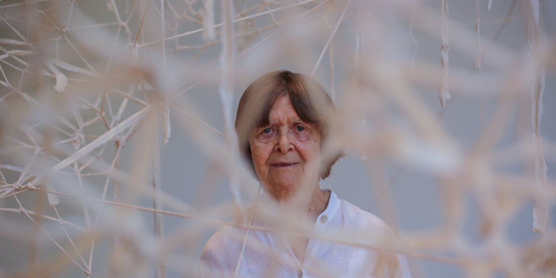 Gerda Gruber, posa después de la entrevista en una de sus obras, el jueves pasado.