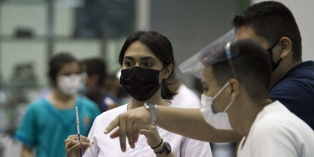 La vacunación contra COVID-19 en México ha alcanzado las 18.3 millones de dosis aplicadas