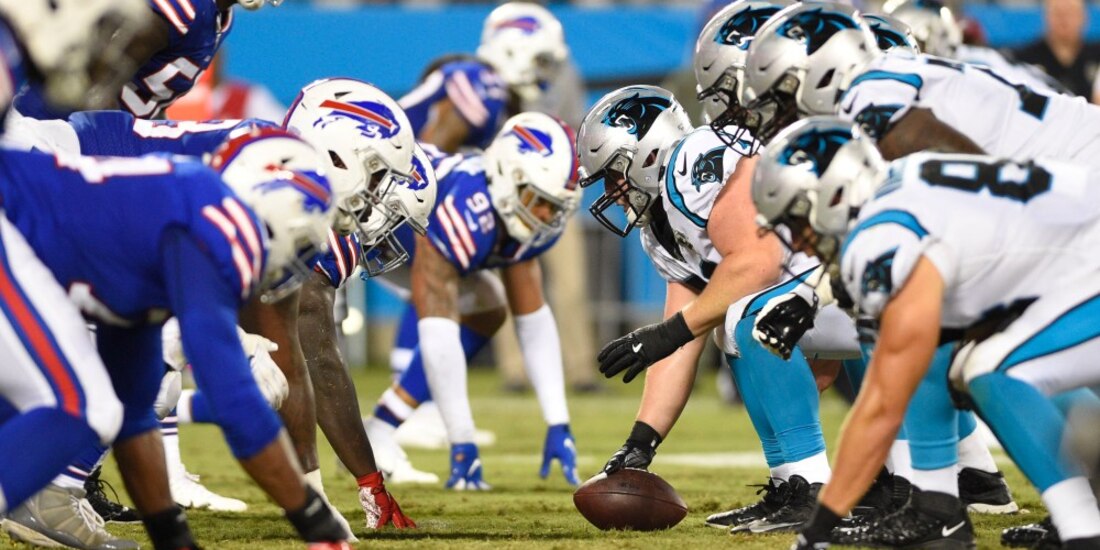 Una acción de un Carolina Panthers vs Buffalo Bills de la NFL