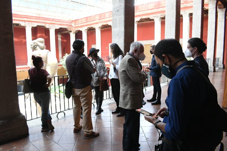 Autoridades durante su visita al Museo José Luis Cuevas.