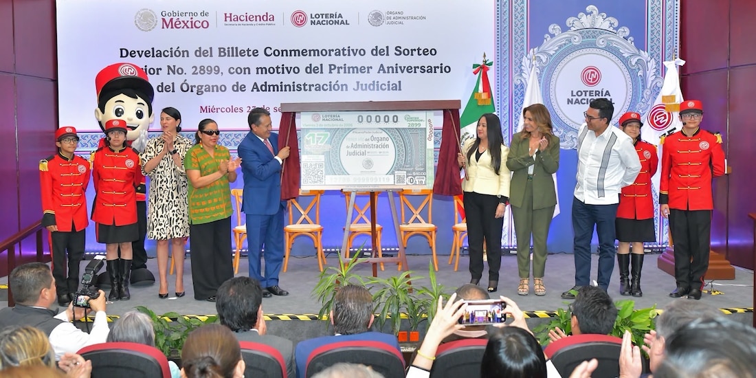 Lotería Nacional devela billete conmemorativo del primer año del órgano de Administración Judicial.
