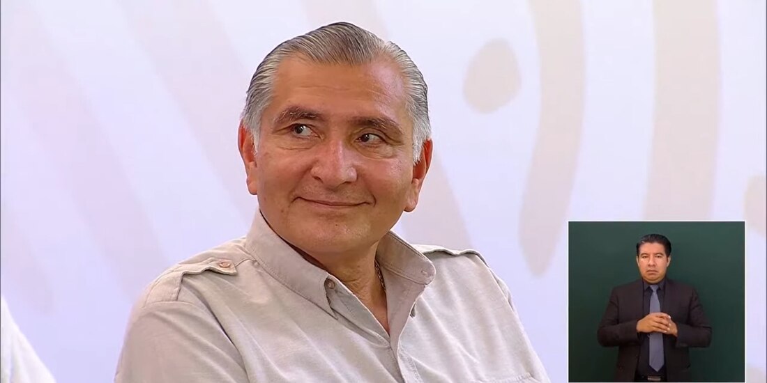 El gobernador Adán Augusto López estuvo presente en la conferencia de AMLO, que se realizó este lunes 12 de julio en Tabasco.