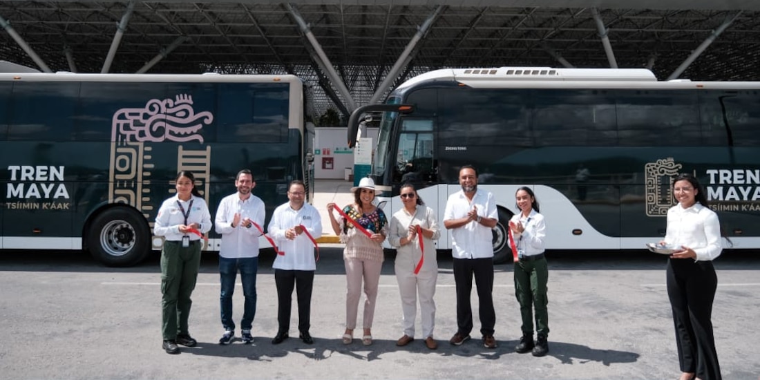 Mara Lezama y autoridades del Tren Maya encabezaron el banderazo del relanzamiento de la ruta Cancún-Playa del Carmen.