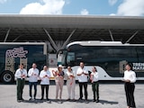 Mara Lezama y autoridades del Tren Maya encabezaron el banderazo del relanzamiento de la ruta Cancún-Playa del Carmen.