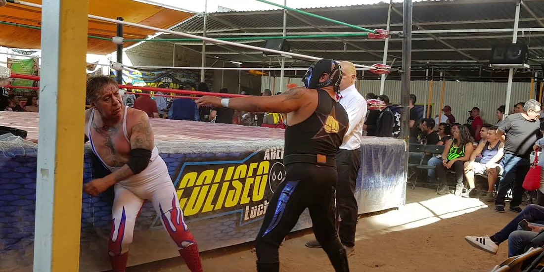 “Sangre, sudor y llaves” también retrata cómo ha sobrevivido la Arena Coliseo de Coacalco.