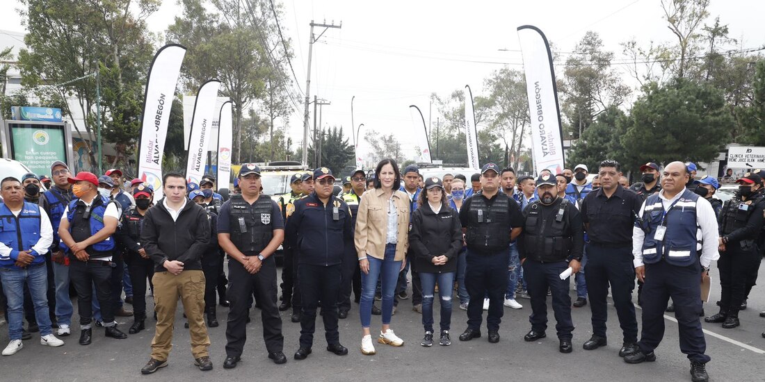 Lía Limón encabezó el operativo "Liberando tu Calle", mediante el que retiraron vehículos abandonados en senderos de la ÁO