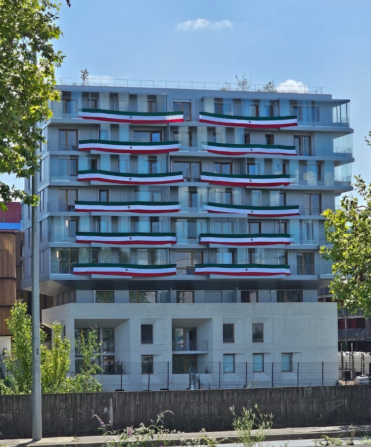 Banderas de México en la Villa Olímpica de París 2024.