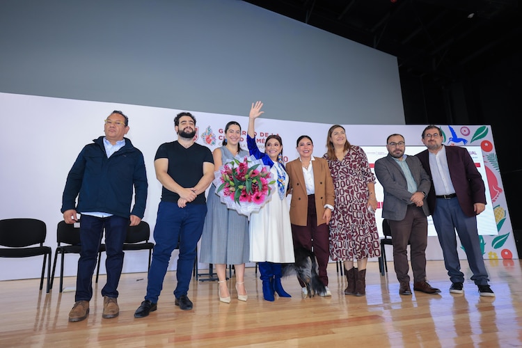 Locatarias y locatarios de las 16 alcaldías se reunieron en el Auditorio de la Utopía Mixiuhca para conocer las nuevas reglas de inversión directa en centros de abasto.
