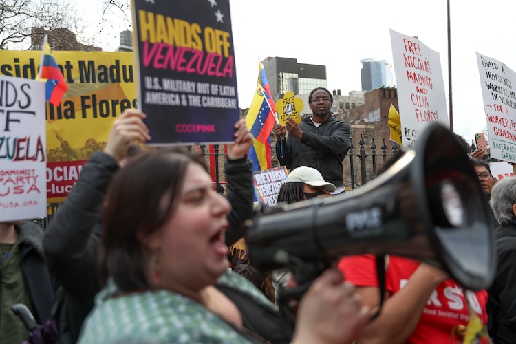 Se realizaron protestas a las afueras del tribunal donde comparecía Maduro