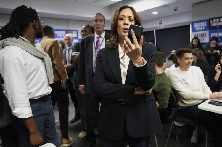 La candidata Kamala Harris, en el Comité Nacional Demócrata, este 5 de noviembre. Foto: AP