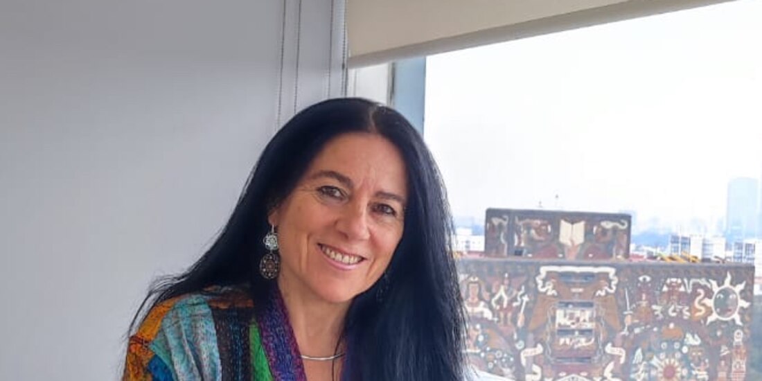 La narradora, en una foto promocional del libro.