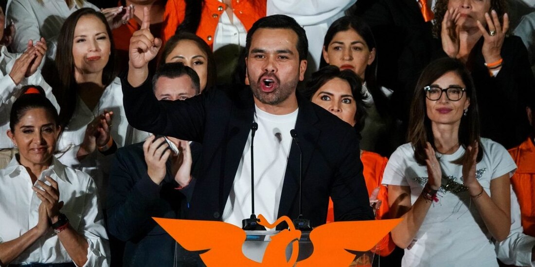 Álvarez Máynez sugiere a Xóchitl Gálvez no ser arrogante, porque la puede 'cruzazulear'.