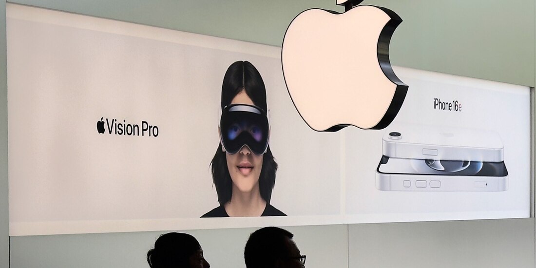 El Dato │ Al cierre del año pasado EU importó 41.7 mil mdd en smartphones y 33.1 mil mdd en computadoras.