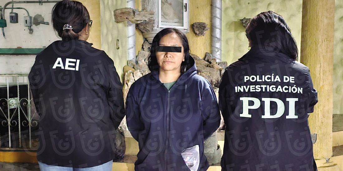 Agentes de la fiscalÍa tras detener a Gaby “N”.